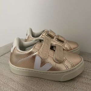 Veja Gold/cream Velcro fastening shoes. Size US 7, EUR 23